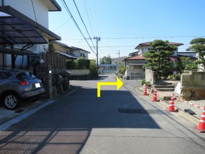 ３つ目の十字路を右折