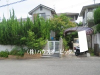 宇治市 羽戸山３丁目 土地（建築条件なし・上物あり・土地55.37坪・両面道路・南向き）
